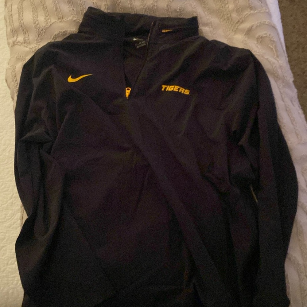 Mizzou Tigers. 2XL. Quarter zip Light weight long sleeve. Hoodie in zipped part.